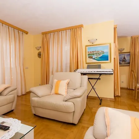 Holiday Apartamento *