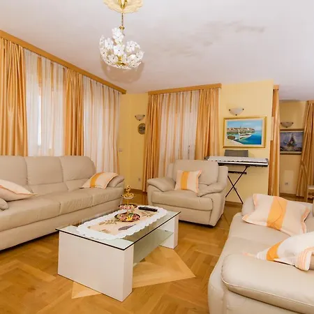 Holiday Apartamento *