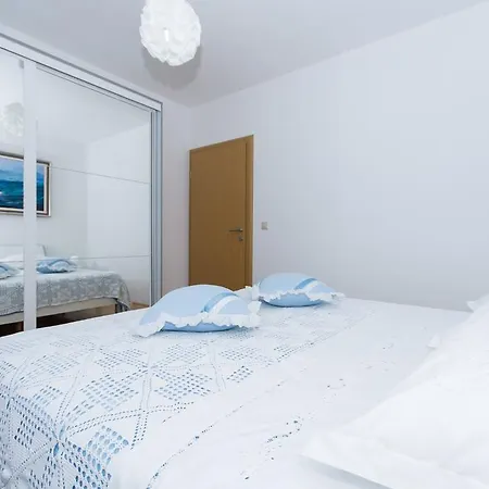 Holiday Apartment *